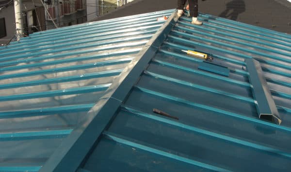 ガルバリウム鋼板を使い葺きあげた瓦棒トタン屋根