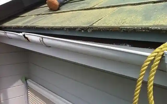 剥がれた所からの漏水