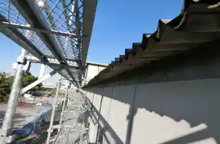工場屋根雨樋の施工前