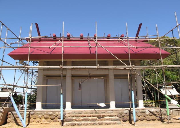 完成した神社の屋根