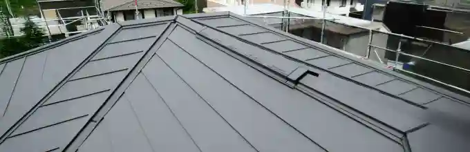 横葺きガルバリウム屋根の適正勾配は2.5寸以上