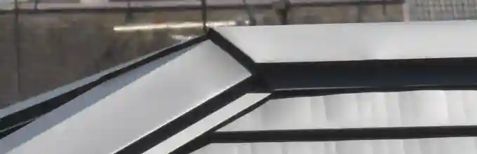 棟板金の施工不良も雨漏り原因になる