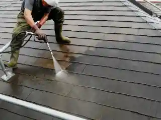 パミール屋根に高圧洗浄すると屋根が劣化症状が悪化する