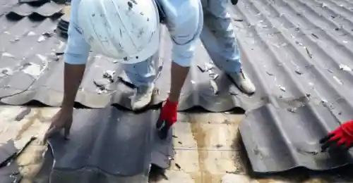 かわらUにひび割れ、割れが起き易い部分