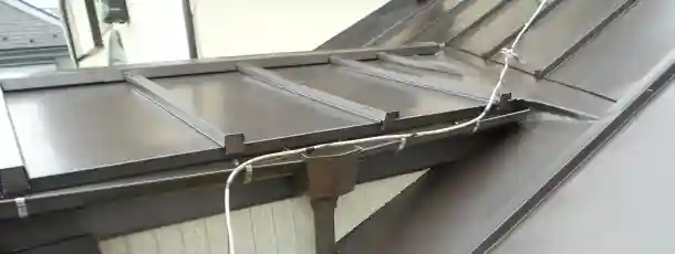 新しく葺き替え直したトタン瓦棒屋根