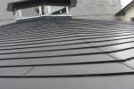 ガルバリウム鋼板の段葺き屋根