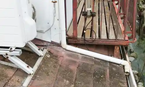 積水ハウスのベランダ下屋根の隙間