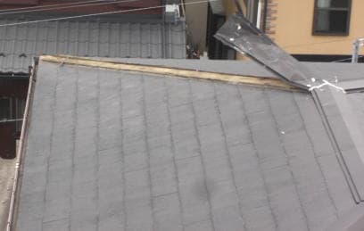 カラーベスト屋根は台風で棟が飛んでしまった屋根