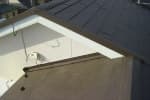 3階建て屋根のガルバリウム屋根カバー工法